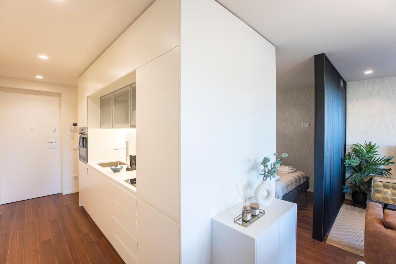 Bombarda Apartments By Lovelystay Porto Bagian luar foto